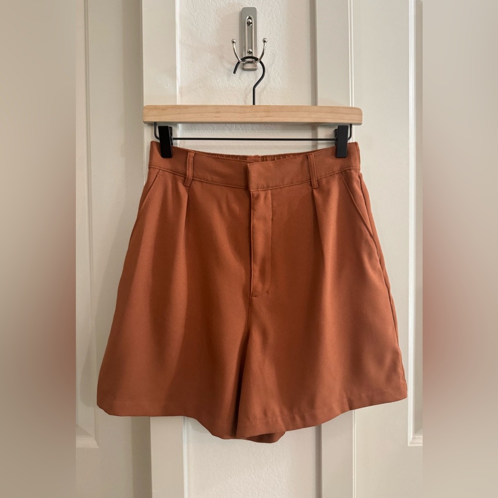 Abercrombie & Fitch High Waisted Tailored Shorts - Rust
